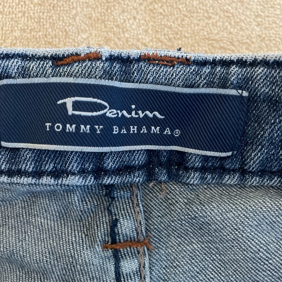 Tommy Bahama Straight Leg Mid Rise Jeans - Size 6 - Picture 7 of 11